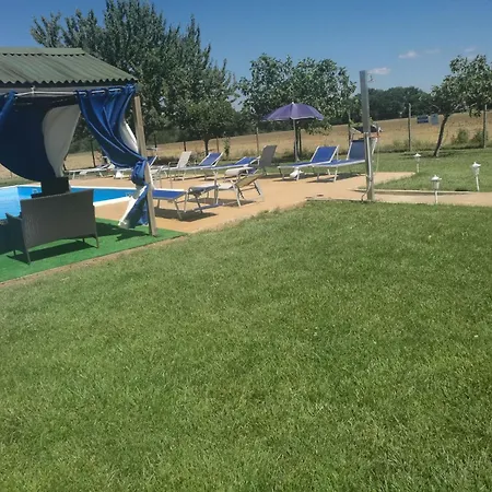 Maulbeerbaeume Auf Dem Bauernhof By Interhome *